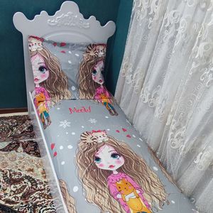 قیمت ارزان نیم ست روتختی یک نفره طرح دختر موفرفری طوسی