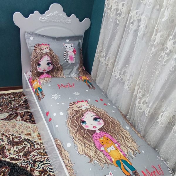 نیم ست روتختی یک نفره طرح دختر موفرفری طوسی