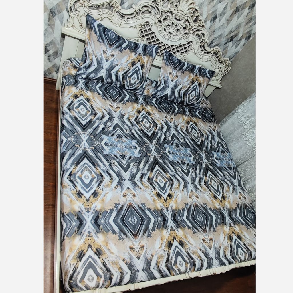 فروش اینترنتی ملحفه کشدار تخت دونفره همراه دوعدد روبالشی لوزی طلایی