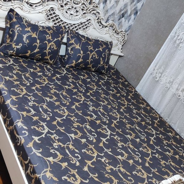 ملحفه کشدار تخت دونفره همراه دوعدد روبالشی طرح دار