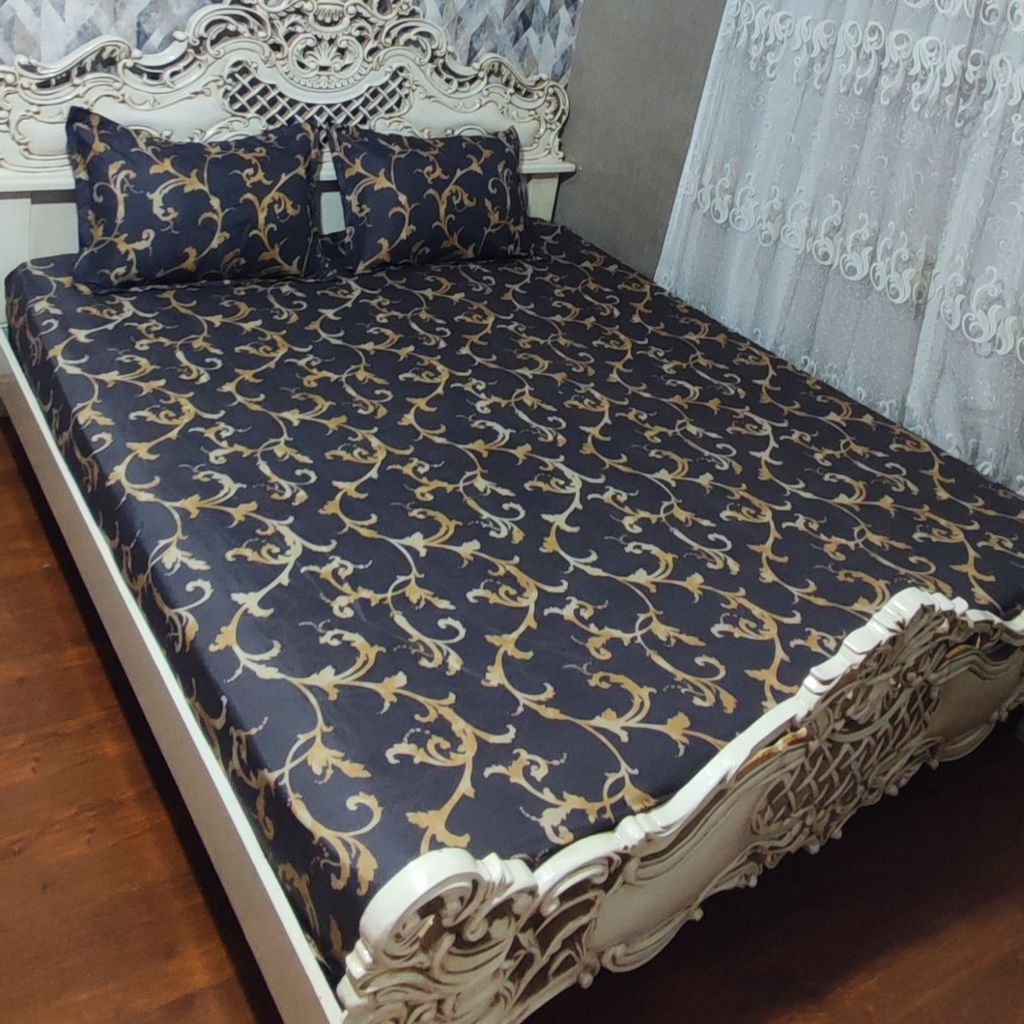 فروش اینترنتی ملحفه کشدار تخت دونفره همراه دوعدد روبالشی لوزی طلایی