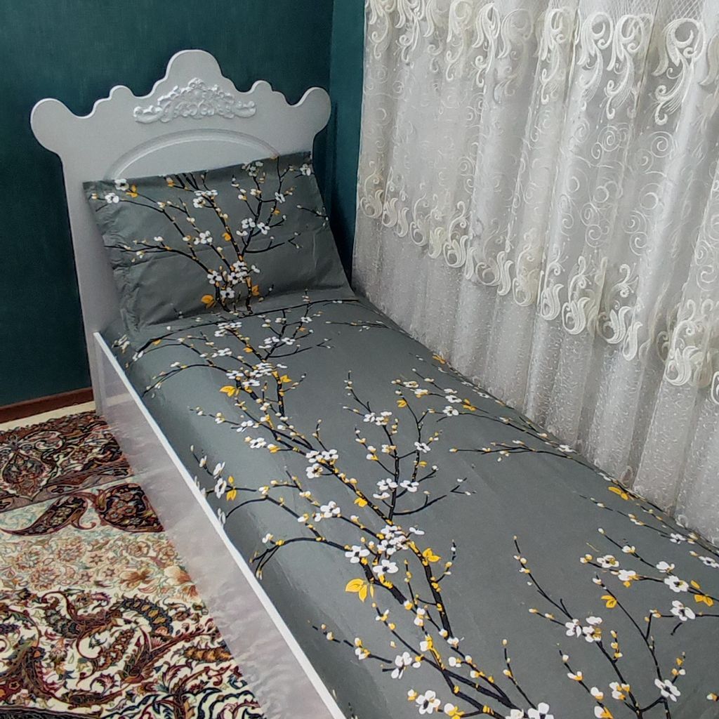 خرید انلاین ملحفه تخت کشدار تک نفره طرح شکوفه طوسی تیره