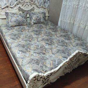 ملحفه روکش تخت دونفره طرح مربعی