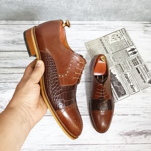 فروش اینترنتی کفش مردانه مجلسی چرم طبیعی مدل کارلو کروکودیلی قهوه ای 