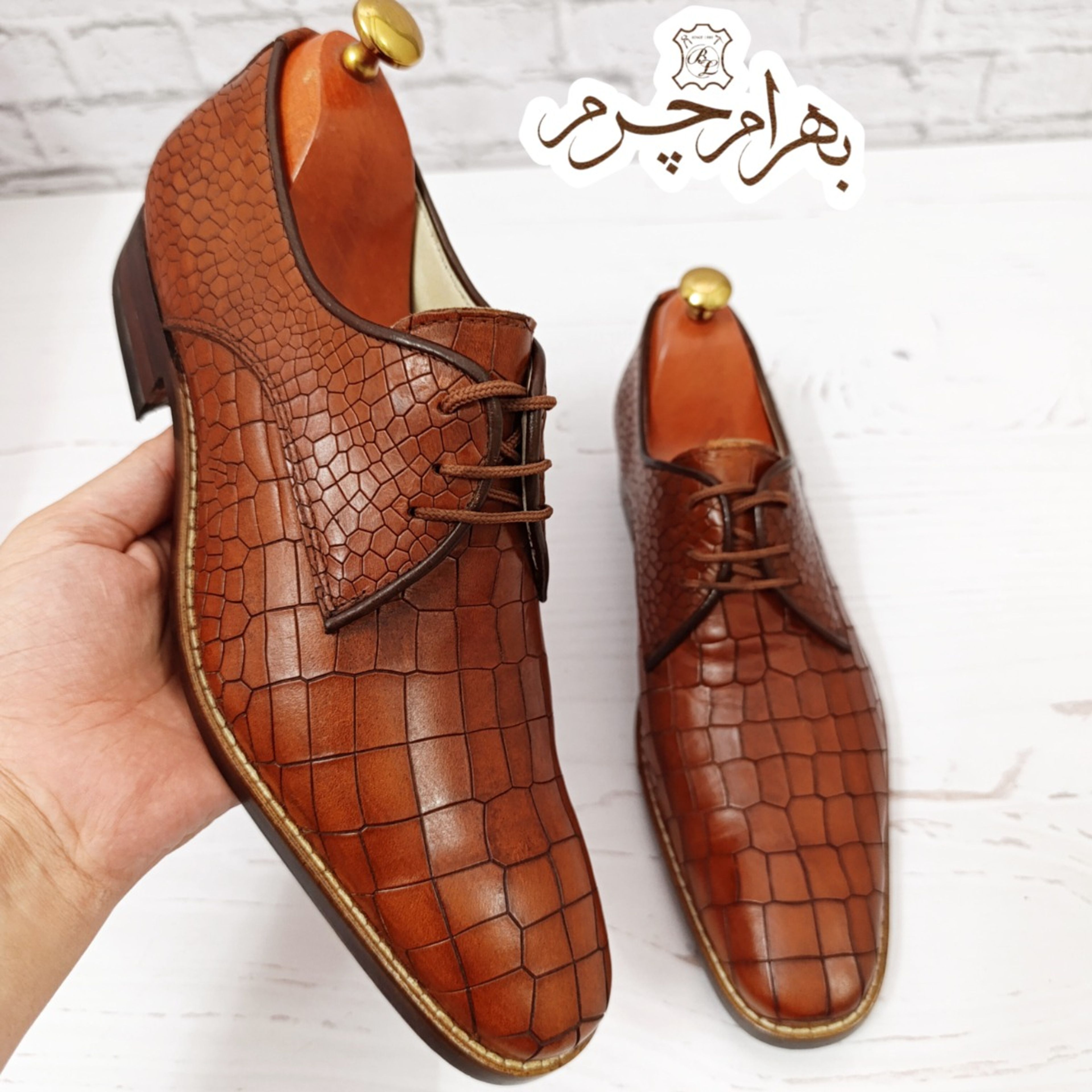 قیمت ارزان کفش مردانه زیره چرم طبیعی گاومیش مدل آریزونا تک سایز