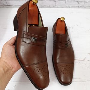 مشخصات کفش مردانه زیره چرم طبیعی گاومیش مدل برت تک سایز