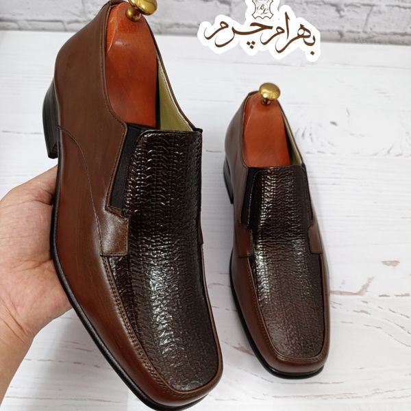 کفش مردانه زیره چرم طبیعی گاومیش مدل مودنا لزار تک سایز