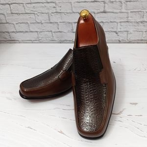 فروش اینترنتی کفش مردانه زیره چرم طبیعی گاومیش مدل مودنا لزار تک سایز