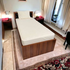فروش اینترنتی روتختی کشدار پارچه میکروبراش مدل Simple یکنفره 2تکه (رنگ کرم)