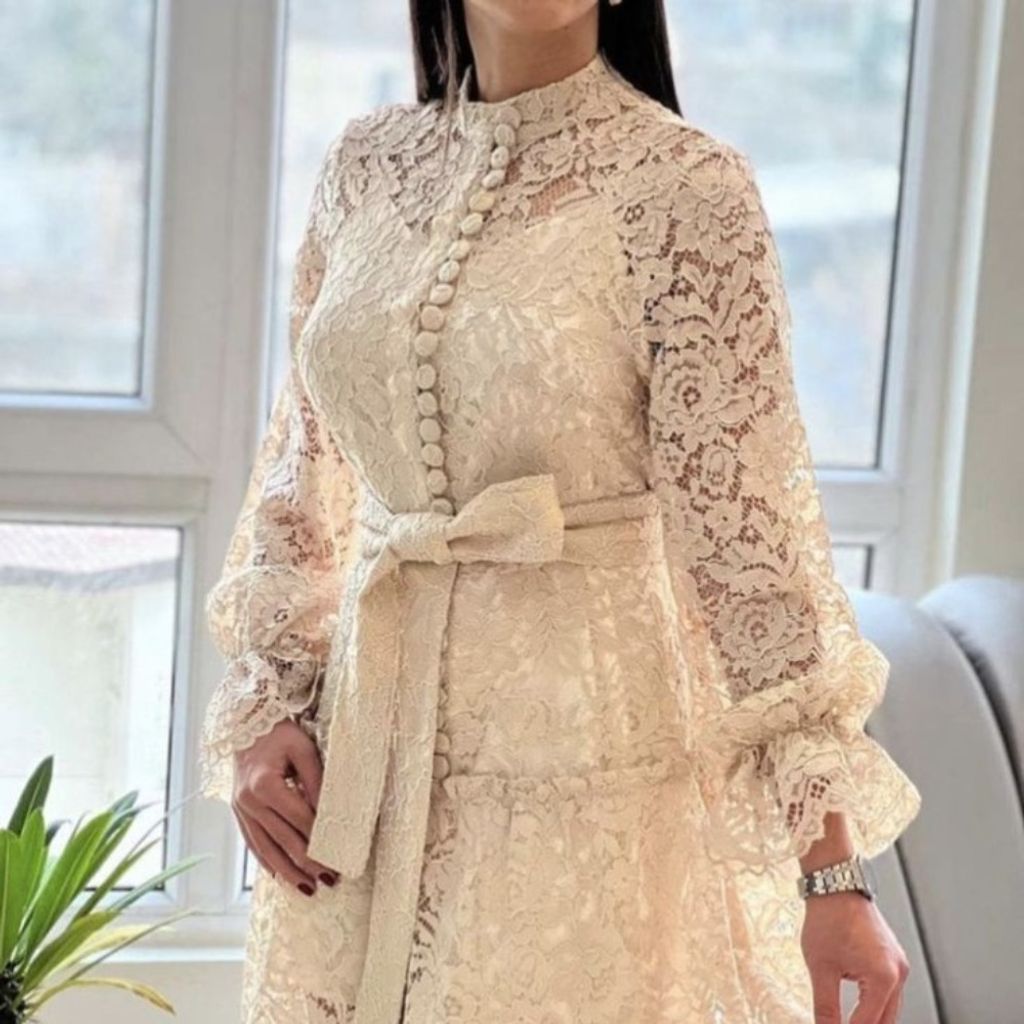 مشخصات پیراهن گیپور دانتل مجلسی زنانه مدل آیسو