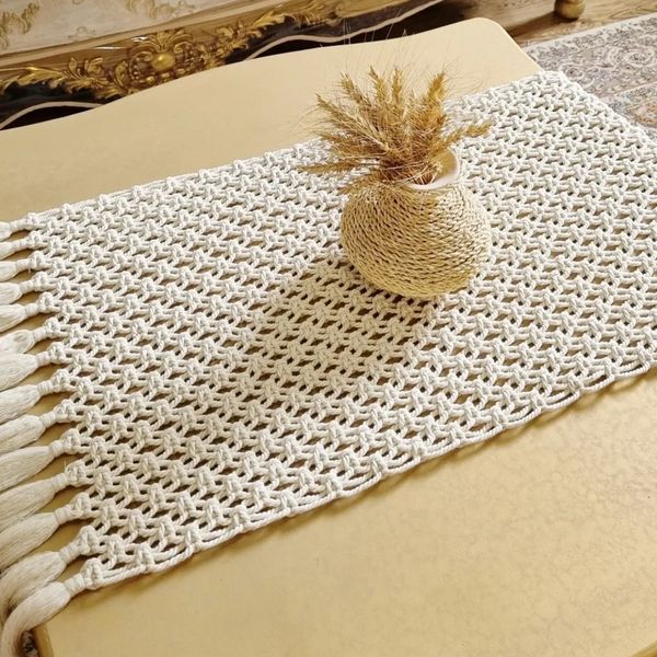 رومیزی مکرومه مدرن طرح میداس