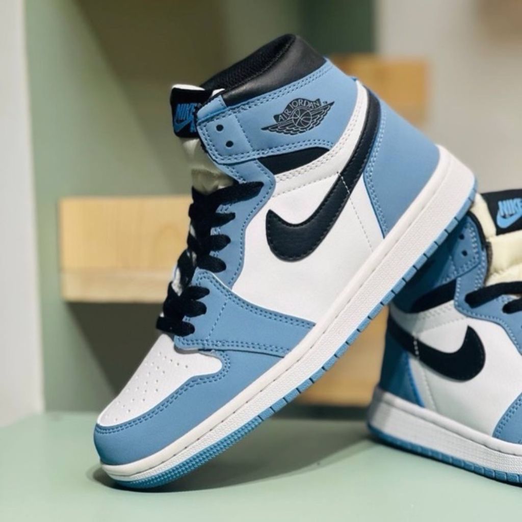 خرید اینترنتی کتونی وارداتی نایکی ایرجردن Nike Air Jordan 1 کد 4041703