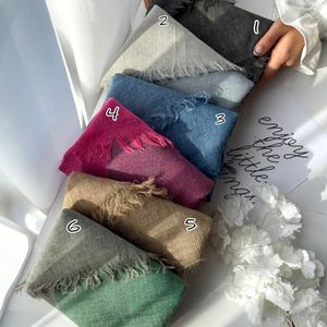 شال کنفی دالامو هانا