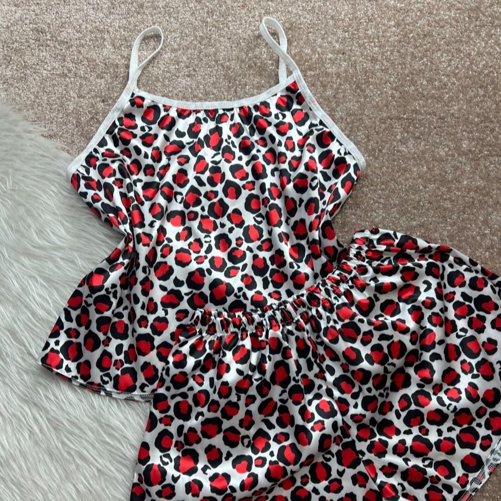 خرید اینترنتی تاپ و شلوار ساتن الیکس