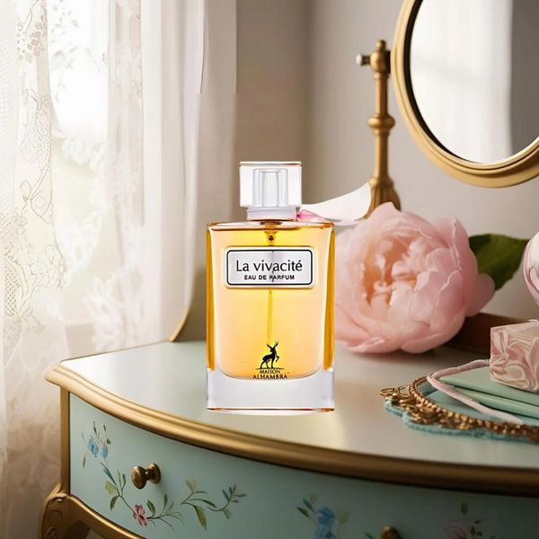 عطر زنانه بینظیر لانکوم لاویه است بله الحمبرا - گرم و شیرین عالی - باکیفیت