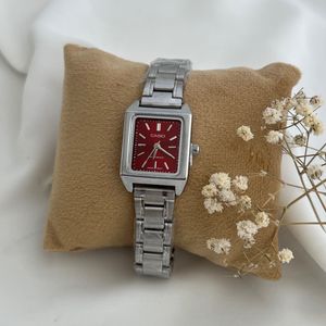 ساعت زنانه کاسیو زرشکی