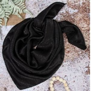 فروش اینترنتی روسری کوپرا مشکی قواره 75کد 103