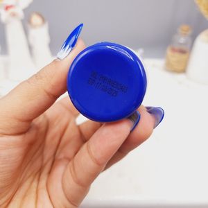 قیمت ارزان اسکراب لایه بردار روشن کننده صورت و بدن شیر الاغ ووکالی حجم 120 میل آبی