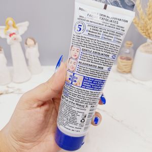 خرید آنلاین اسکراب لایه بردار روشن کننده صورت و بدن شیر الاغ ووکالی حجم 120 میل آبی