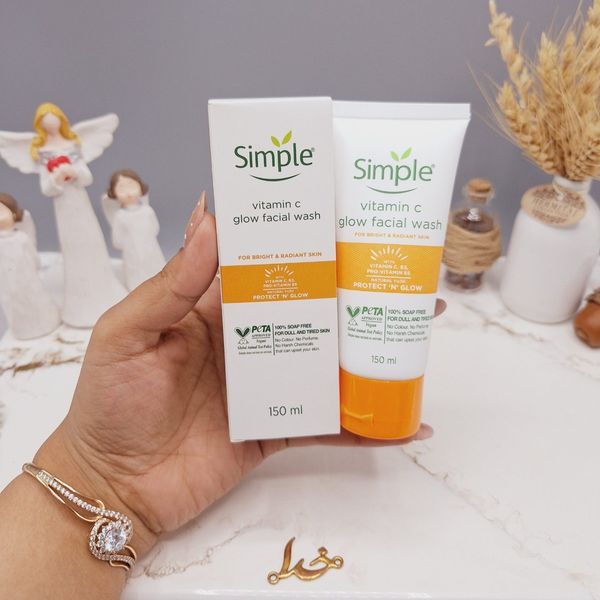 شوینده صورت ویتامین سی سیمپل حجم 150 میل Simple (های کپی درجه 1) اماراتی