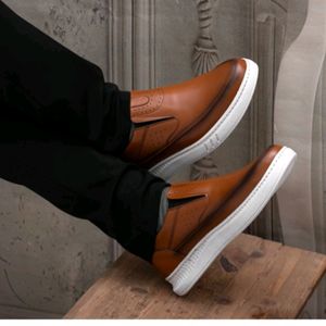 فروش اینترنتی کفش مردانه مجلسی رسمی بدون بند رنگ عسلی زیره سفید