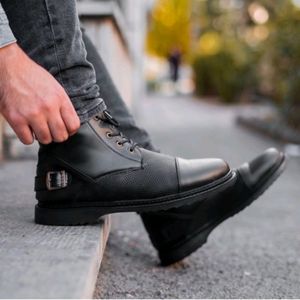 خرید اینترنتی نیم بوت مردانه مدل بندی کارن رنگ مشکی