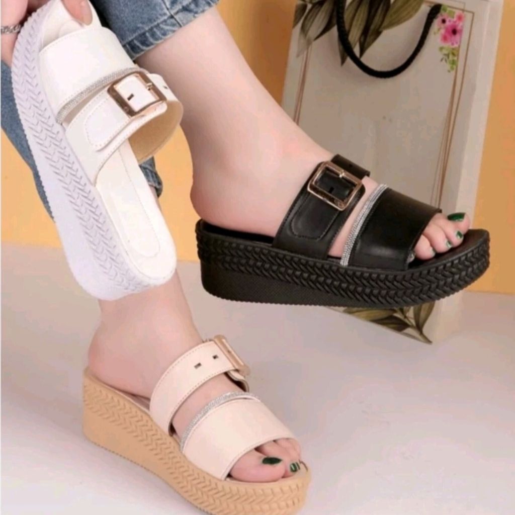 قیمت ارزان صندل دمپایی زنانه دخترانه نواری نرم وراحت لژ 4 تا 5 سانت،سایزبندی 37 تا 40