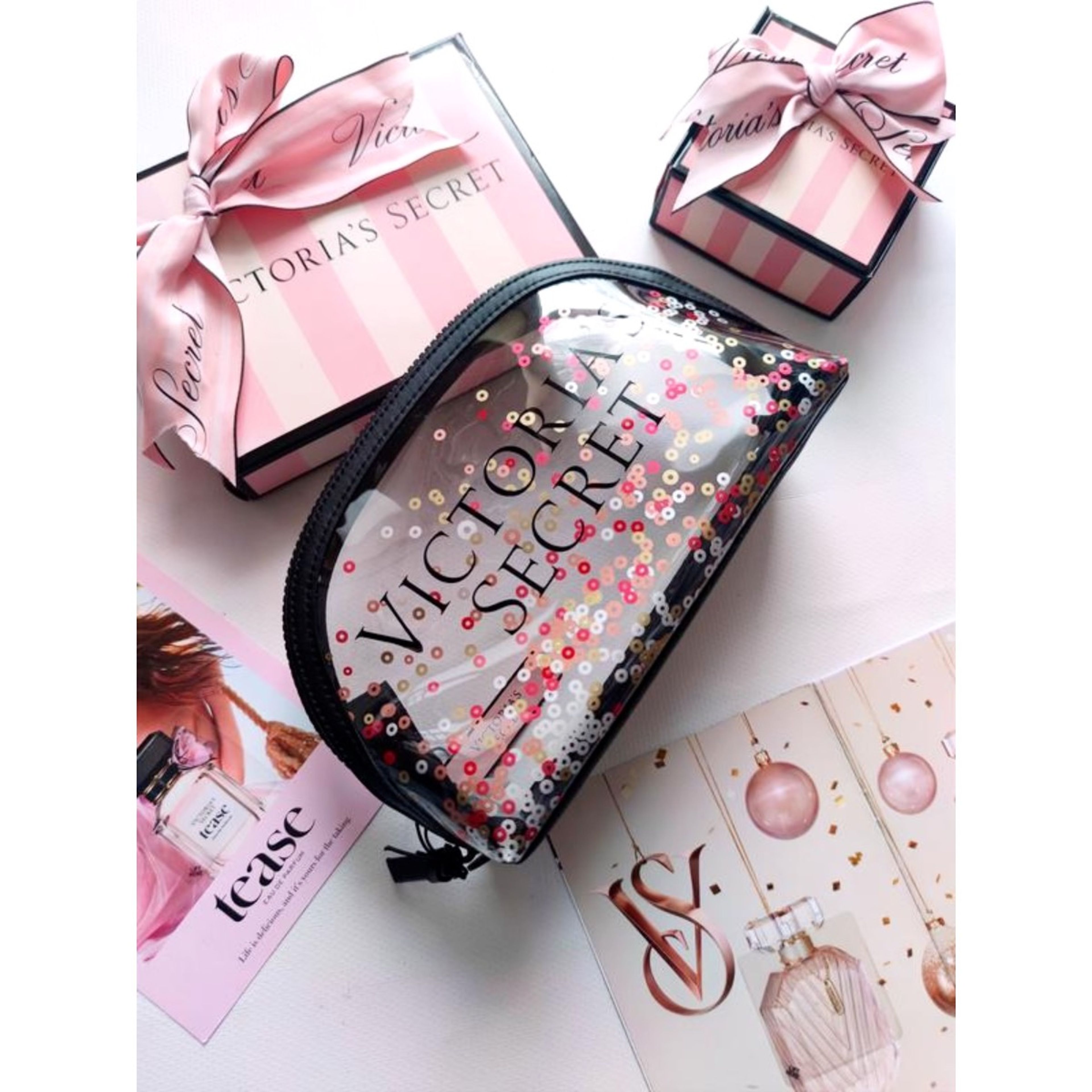 خرید آنلاین کیف لوازم آرایش ویکتوریا سکرت (Victoria's Secret)