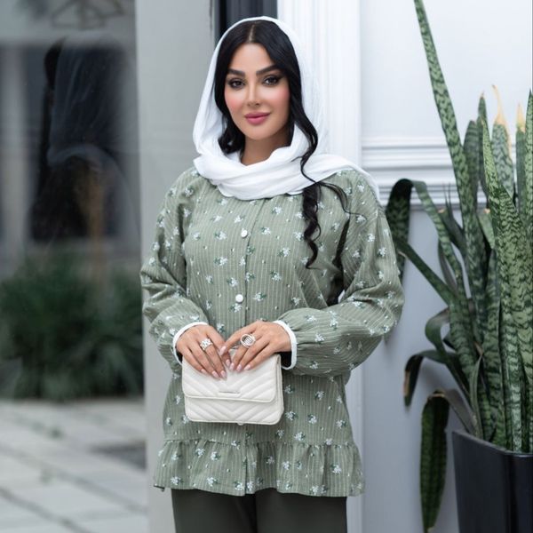 مانتو گل گچی یقه سفید