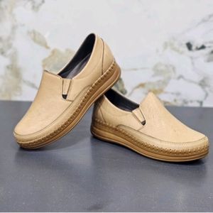 فروش اینترنتی کفش زنانه مدل صحرا کفی طبی و خارپاشنه رنگ کرم