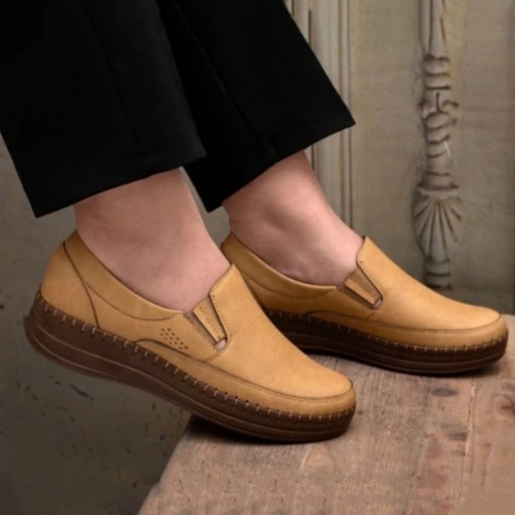 فروش اینترنتی کفش زنانه مدل صحرا کفی طبی و خارپاشنه رنگ کرم