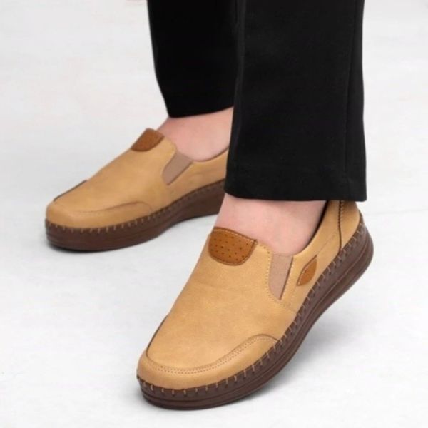 کفش زنانه مدل آهو کفی طبی و خارپاشنه رنگ کرم