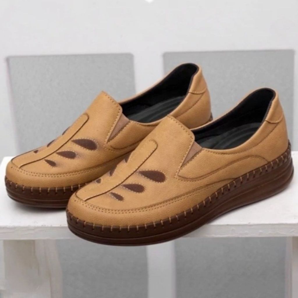 خرید آنلاین کفش زنانه مدل میترا کفی طبی و خارپاشنه رنگ کرم