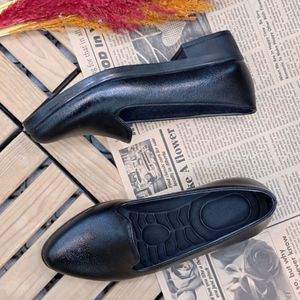 خرید انلاین کفش اسپرت طبی پرستاری هانا