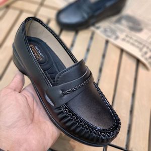 مشخصات کفش طبی شیلا هانا