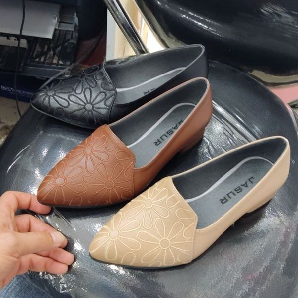 کفش کلاسیک زنانه