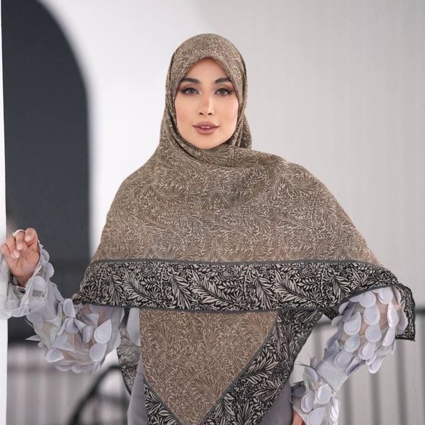 روسری نخی دست دوز