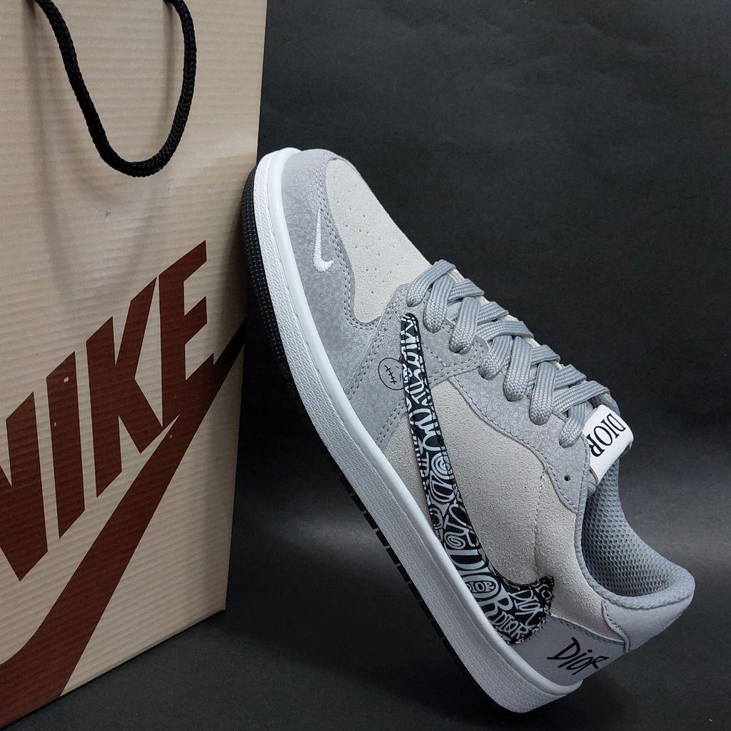 فروش اینترنتی کتونی نایک ترویس دیور Nike Travis Dior