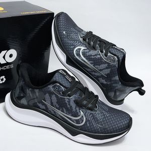 مشخصات کتونی نایک زوم ابلق Nike Zoom pied