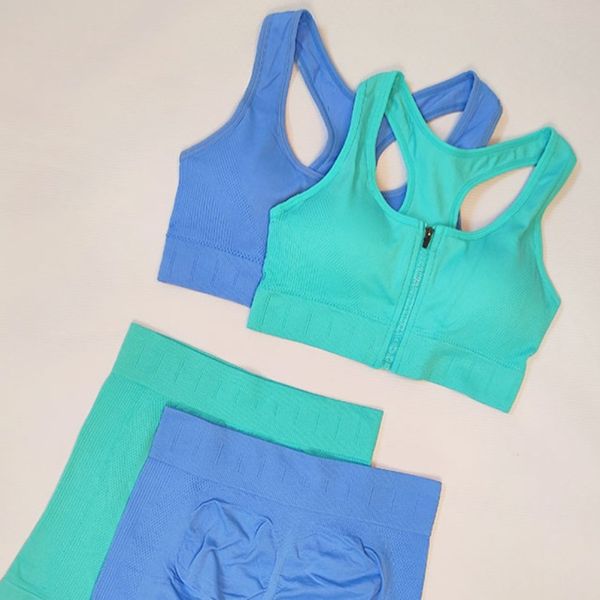 ست نیمتنه و شورتک ورزشی زنانه