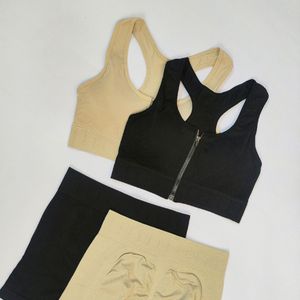 مشخصات ست نیمتنه و شورتک ورزشی زنانه