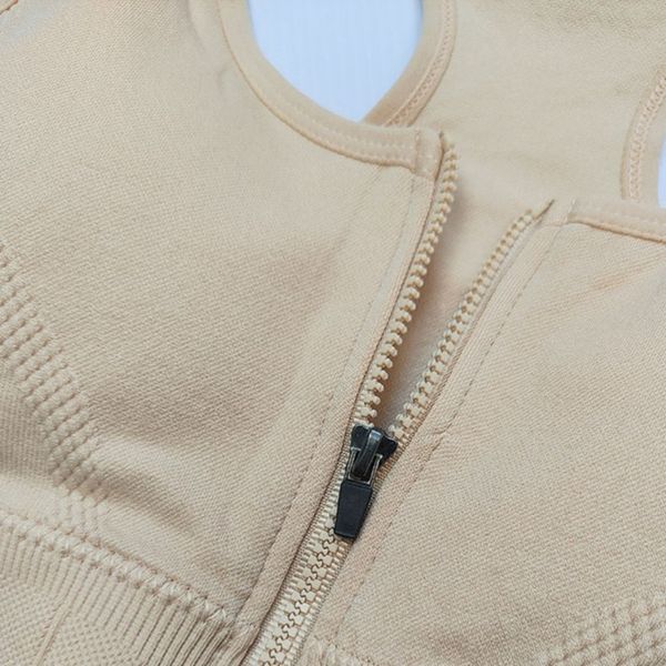 ست نیمتنه و شورتک ورزشی زنانه