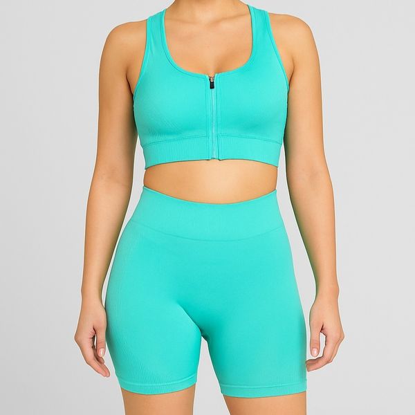 ست نیمتنه و شورتک ورزشی زنانه