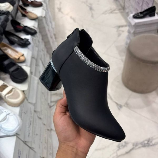 کفش مدل کایا کلاسیک زنانه