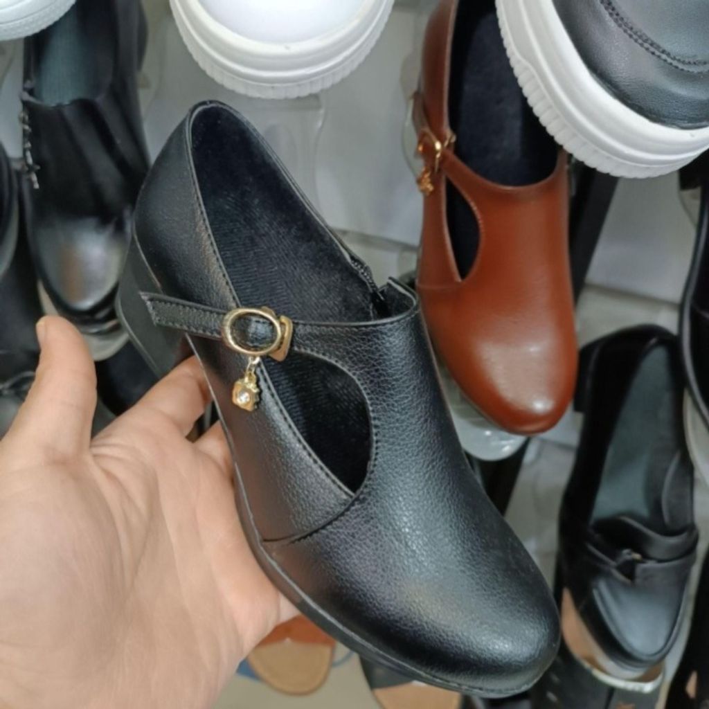 خرید اینترنتی کفش زنانه پرفروش مدل زحل رنگ مشکی