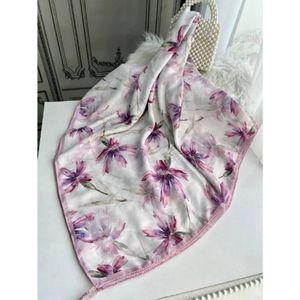 خرید انلاین روسری نخی قواره 140 نخ گلوریا مدل زنبق