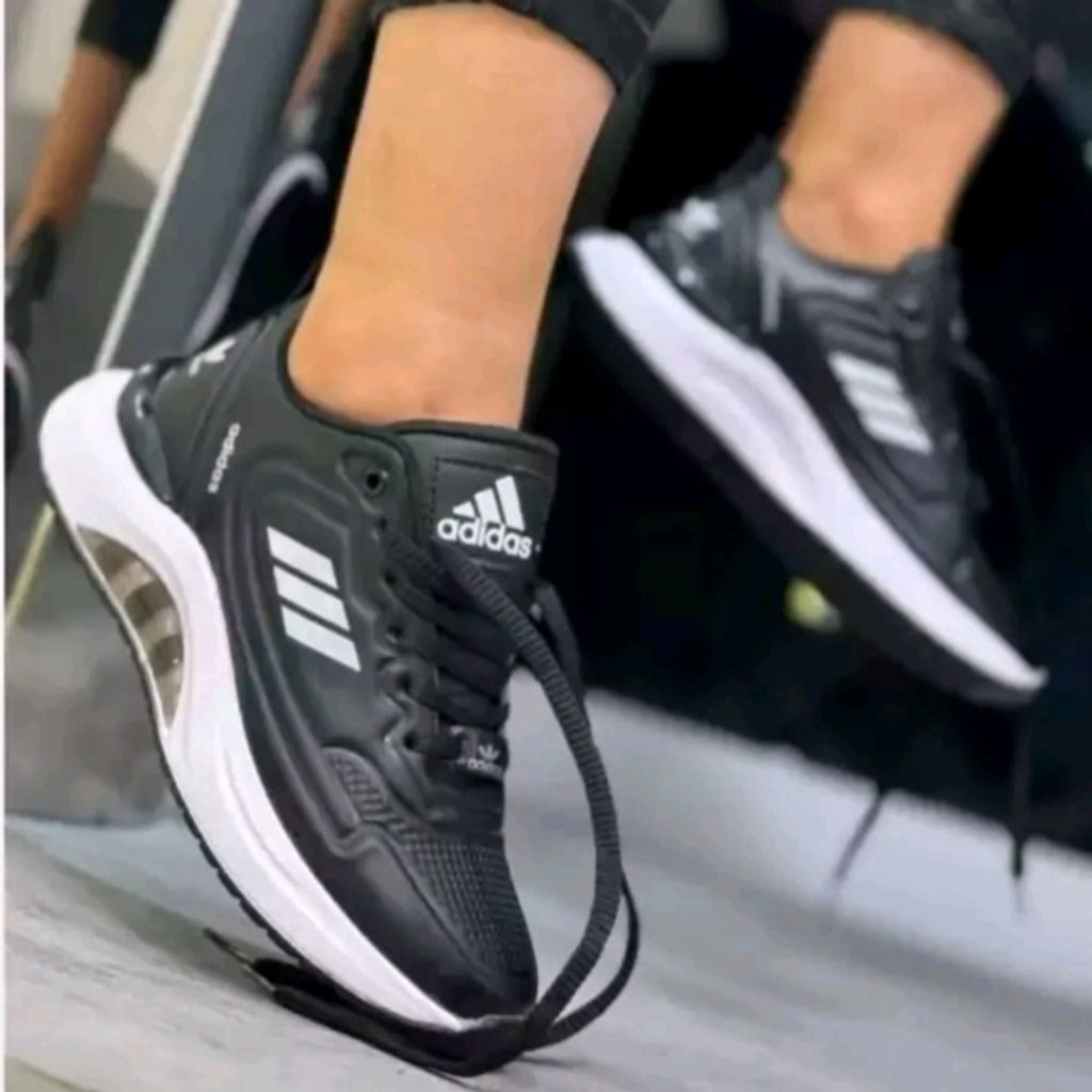 قیمت کفش ادیداس مردانه چرم رنگ مشکی ()