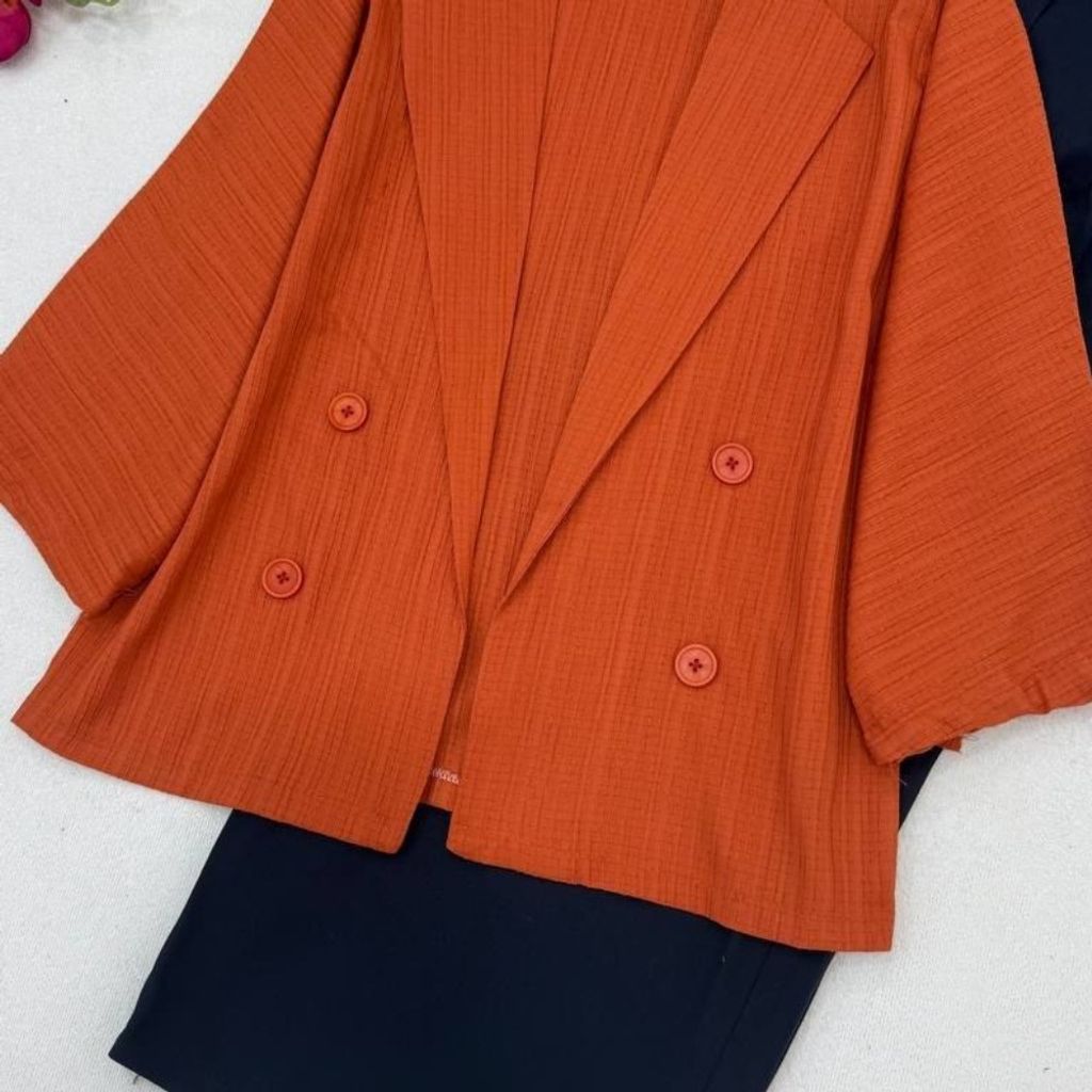 مشخصات مانتو شلوار گلدیس