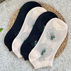 جوراب مچی طرح گل پاد