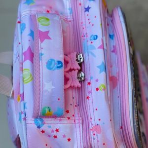 خرید اینترنتی قیمت کوله پشتی بچگانه طرح کرومی قلبی برند MBA کد 4050102